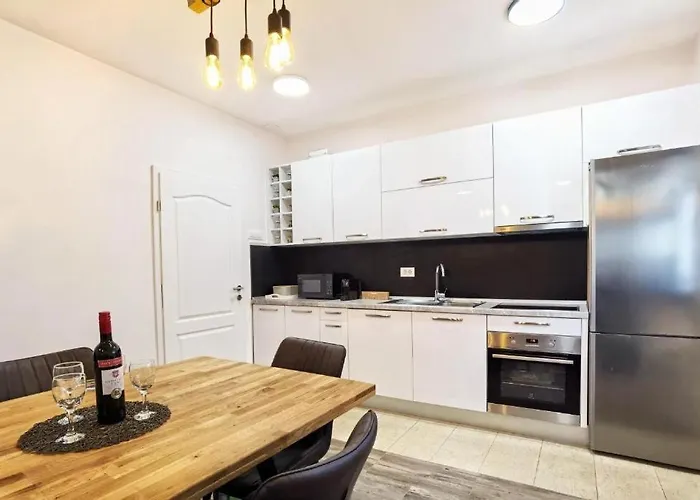 Apartment With Parking Space - 22796 *