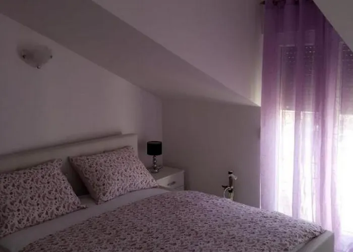 Apartment With Parking Space - 22796